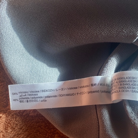 Zara Gray Fitted Cropped Tank - Picture 4 of 5